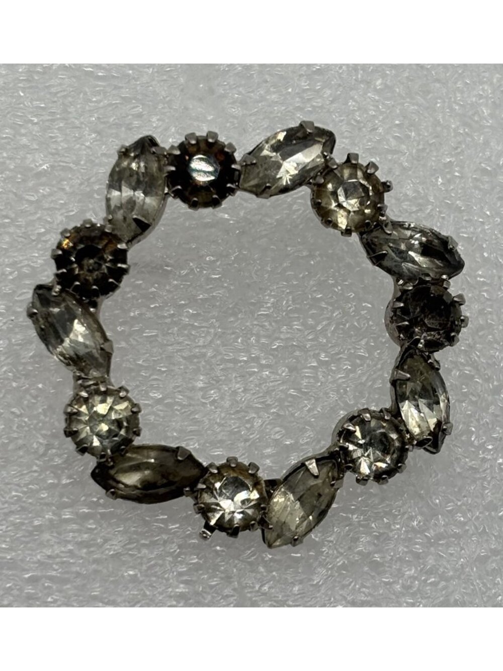 Vintage Smoky Gray Clear Prong-Set Rhinestone Wreath Brooch Silver-Tone Unsigned